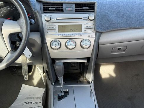 Used 2010 Toyota Camry XLE image 16