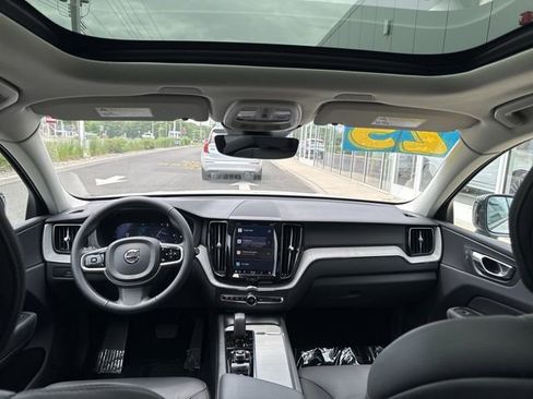 Certified 2025 Volvo XC60 B5 Plus AWD/4WD image 18