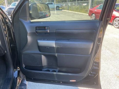 Used 2014 Toyota Sequoia SR5 image 34