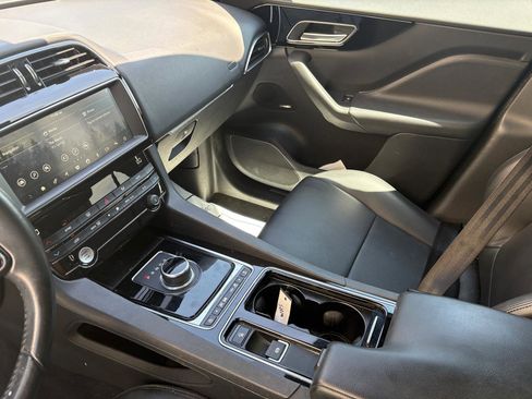 Used 2020 Jaguar F-PACE Premium AWD/4WD image 10