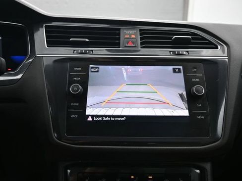 Used 2022 Volkswagen Tiguan SE R-Line image 20