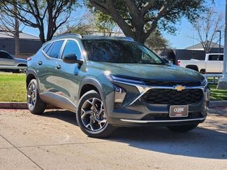 Used 2025 Chevrolet Trax LT w/ Driver Confidence Package video 2