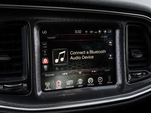 Used 2015 Dodge Challenger R/T Plus RWD image 33