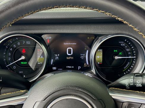 Used 2022 Jeep Wrangler Unlimited Sahara image 13