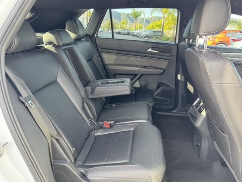 Used 2023 Volkswagen Atlas Cross Sport SE w/ Black Wheel Package image 35
