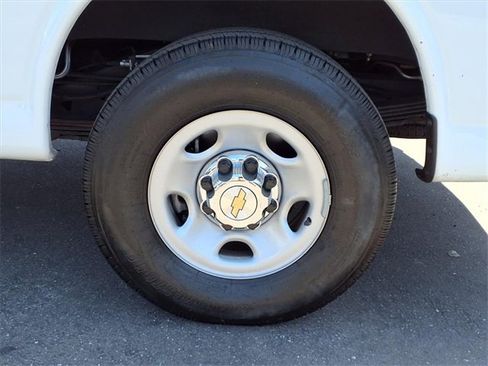 Used 2024 Chevrolet Express 3500 LT w/ LT Preferred Equipment Group image 7