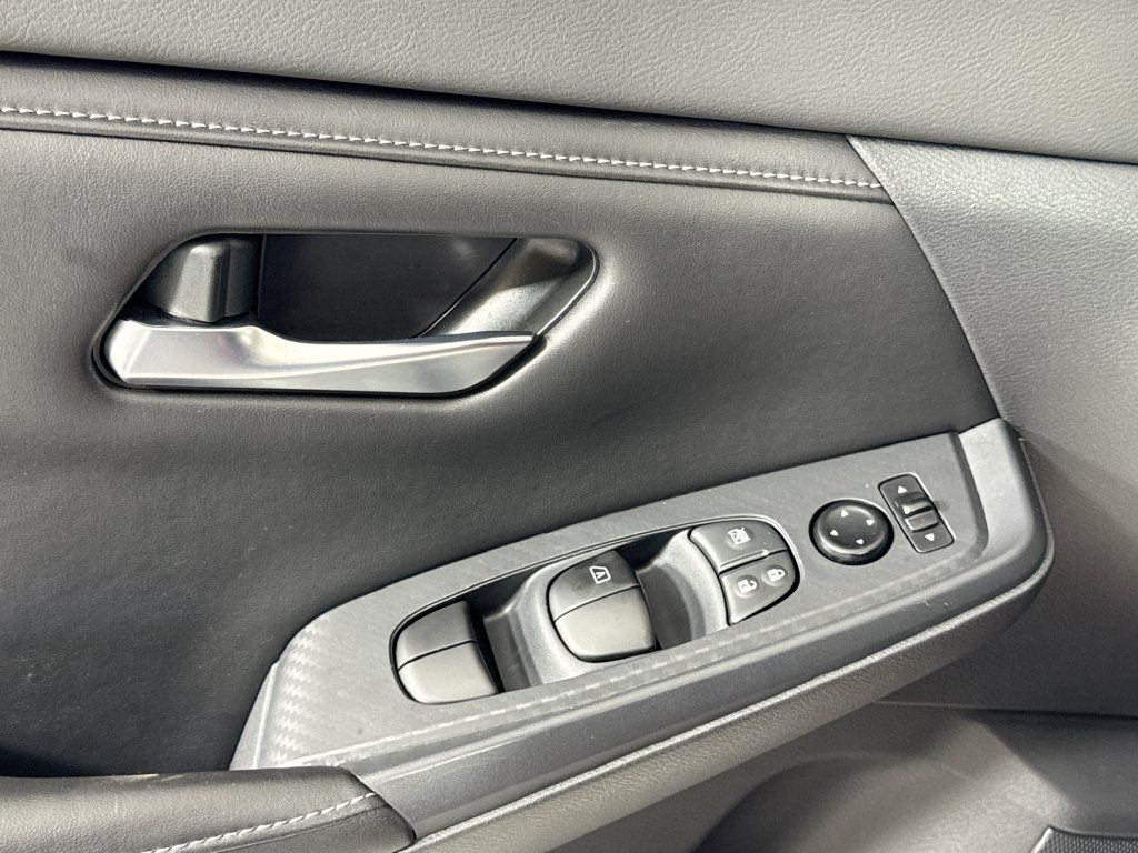 Used 2020 Nissan Sentra SV FWD image 14