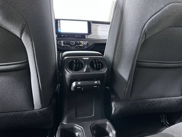 Used 2025 Jeep Gladiator Sport AWD/4WD image 22