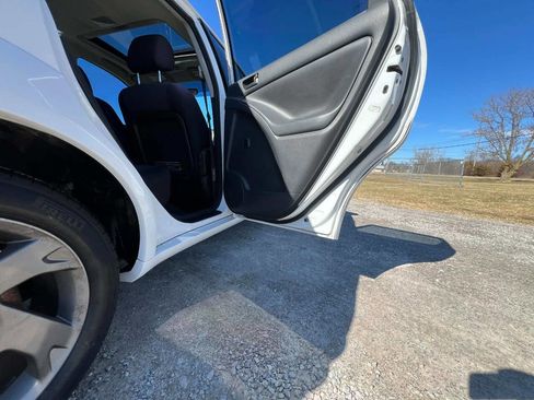 Used 2003 Pontiac Vibe w/ Power Group Value Package image 18