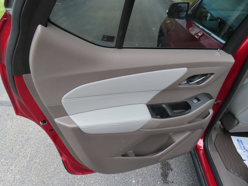 Used 2019 Chevrolet Traverse LT w/ LT Premium Package AWD/4WD image 31