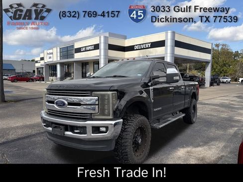 Used 2017 Ford F250 Lariat w/ Lariat Ultimate Package image 3