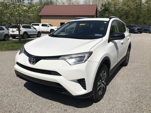 Used 2016 Toyota RAV4 LE AWD/4WD image 4