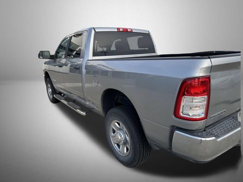 Used 2022 RAM 2500 Big Horn AWD/4WD image 3