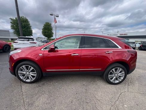 Used 2024 Cadillac XT5 Premium Luxury w/ LPO, Floor Liner Package AWD/4WD image 8