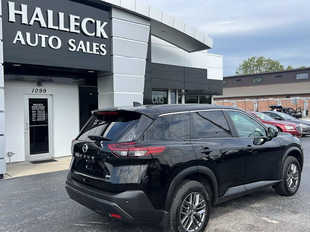 Used 2021 Nissan Rogue S AWD/4WD image 6