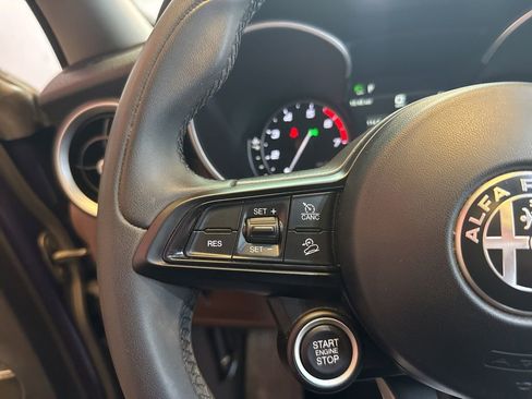 Used 2021 Alfa Romeo Stelvio Ti w/ Nero Edizione image 33