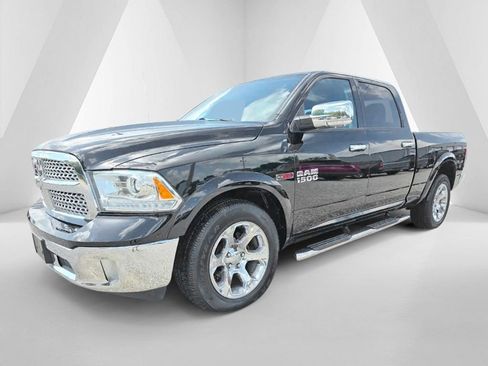 Used 2015 RAM 1500 Laramie w/ Convenience Group AWD/4WD image 3