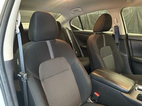 Used 2024 Nissan Sentra SV FWD image 15