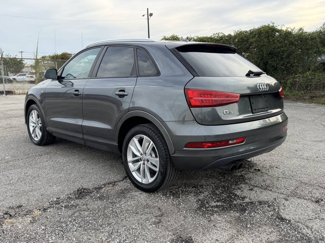 Used 2018 Audi Q3 2.0T Premium w/ Convenience Package FWD image 4