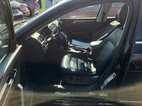Used 2016 Volkswagen Passat 1.8T SE FWD image 7