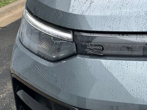 Certified 2025 Volkswagen Tiguan SE R-Line AWD/4WD image 9
