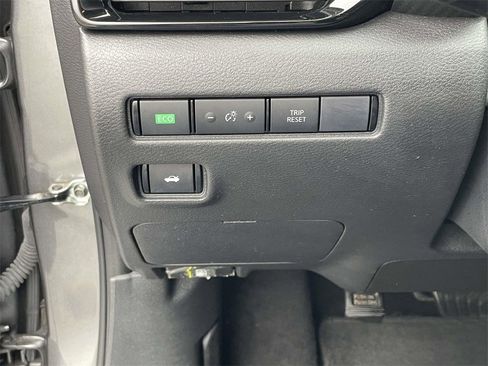 Used 2023 Nissan Sentra SV image 17