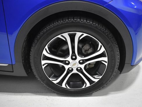 Used 2017 Chevrolet Bolt Premier w/ Driver Confidence II Package FWD image 10