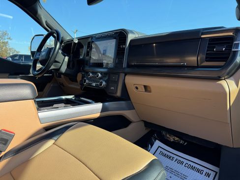 Used 2024 Ford F350 Lariat w/ Chrome Package image 17
