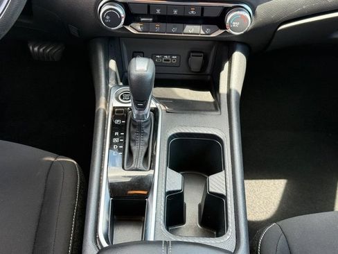 Used 2024 Nissan Sentra SV FWD image 14