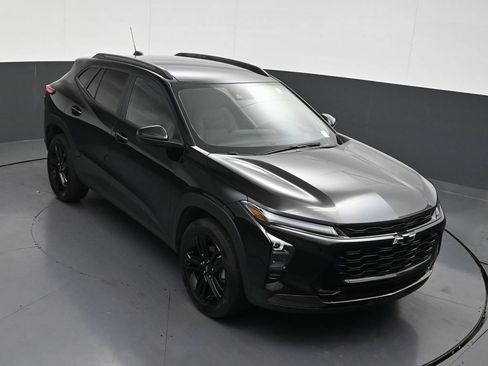 Used 2025 Chevrolet Trax ACTIV w/ Driver Confidence Package FWD image 21