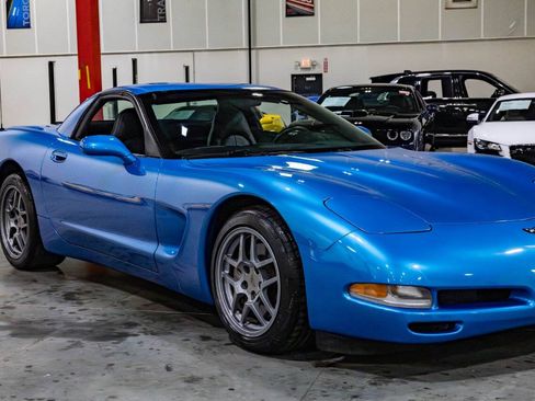 Used 1999 Chevrolet Corvette Coupe RWD image 24