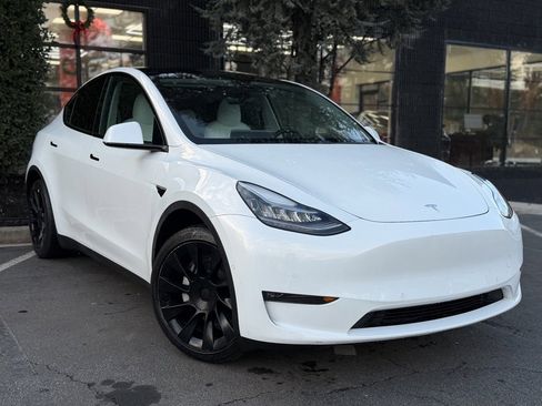 Used 2021 Tesla Model Y Long Range image 7