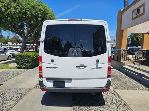 Used 2016 Mercedes-Benz Sprinter 2500 image 6