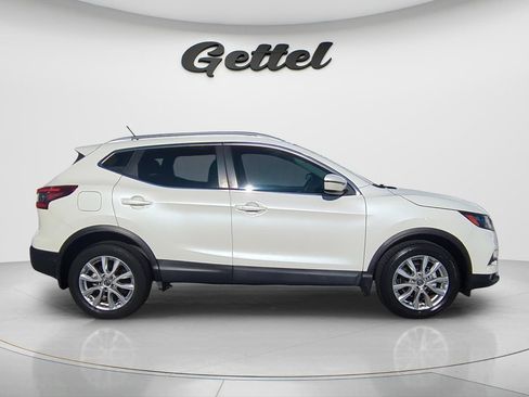 Certified 2021 Nissan Rogue Sport SV FWD image 4