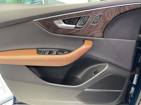 Used 2020 Audi Q8 Prestige w/ Prestige Package image 35