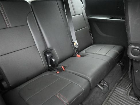 Used 2023 Chevrolet Traverse RS AWD/4WD image 11