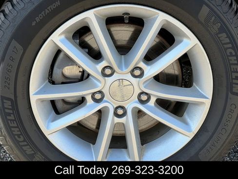 Used 2020 Dodge Grand Caravan SXT image 9