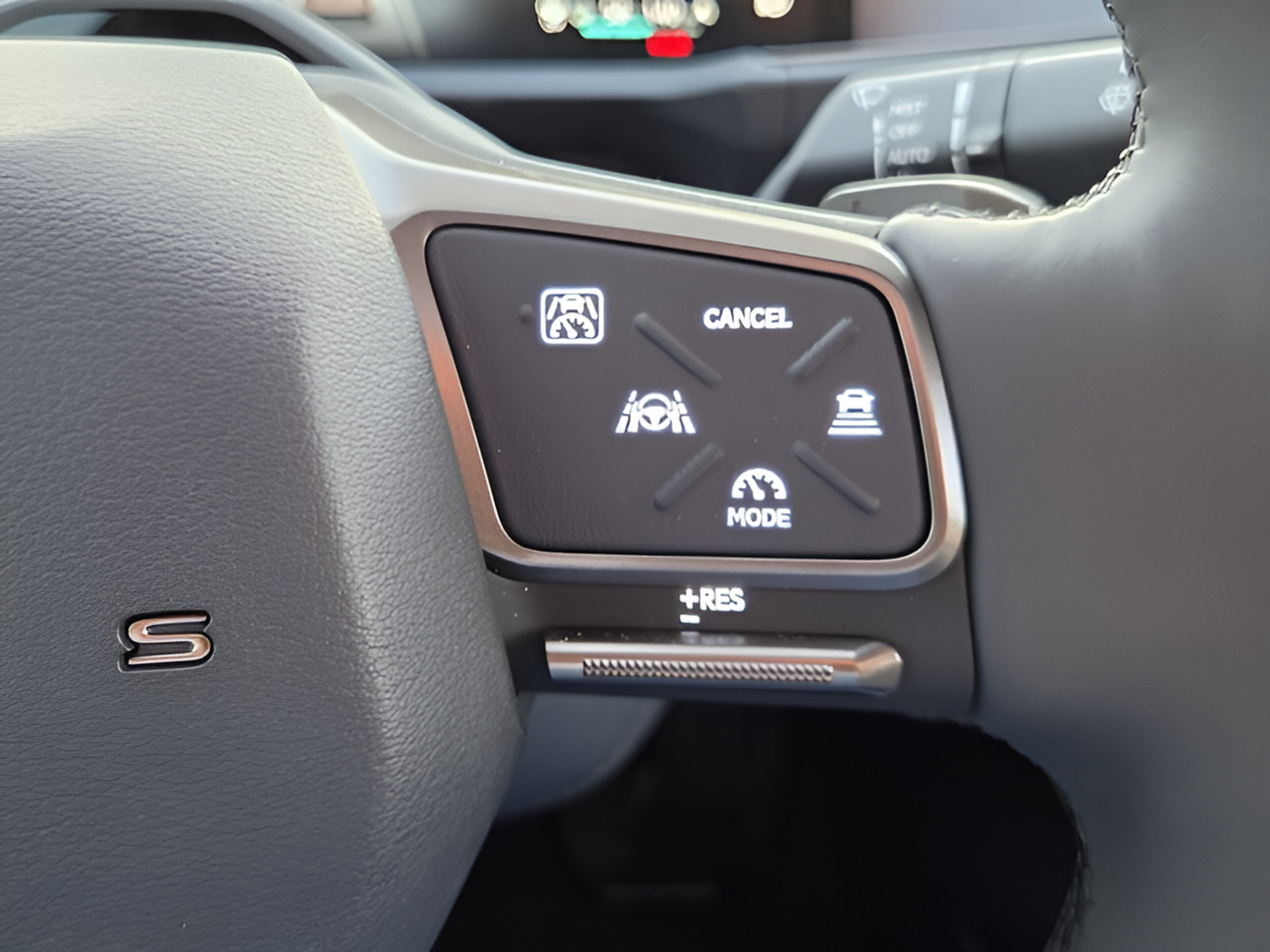 Used 2026 Lexus ES 350e w/ Accessory Package (Z2) FWD image 26
