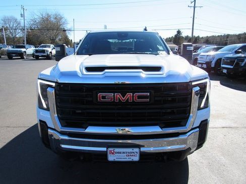 Certified 2025 GMC Sierra 2500 Pro w/ Convenience Package image 4