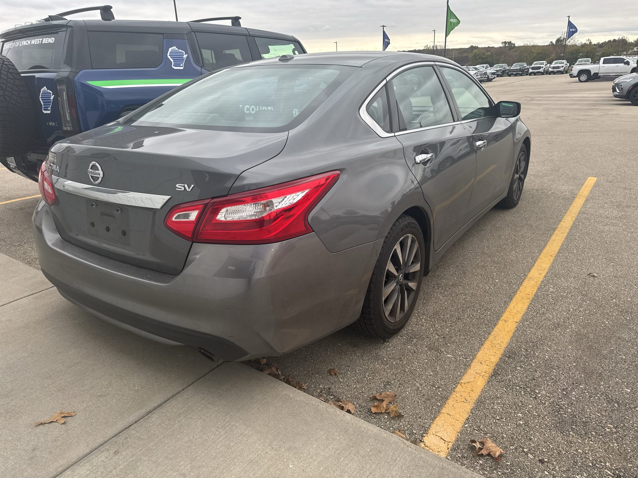 Used 2017 Nissan Altima 2.5 SV FWD image 3