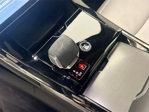 Used 2025 Land Rover Range Rover Sport Dynamic SE image 17