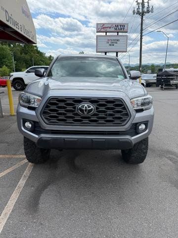 Used 2020 Toyota Tacoma TRD Off-Road AWD/4WD image 3