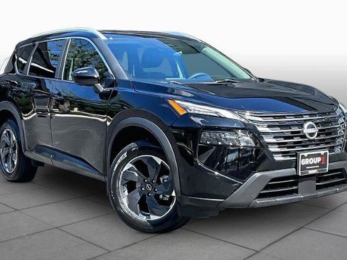 Certified 2024 Nissan Rogue SV w/ SV Premium Package FWD image 3