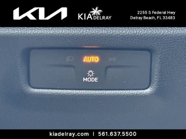 Used 2025 Volkswagen Tiguan SE FWD image 28