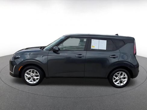 Used 2025 Kia Soul LX w/ LX Technology Package FWD image 9