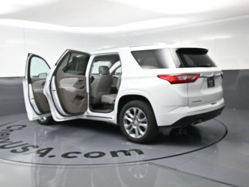 Used 2018 Chevrolet Traverse Premier FWD image 29