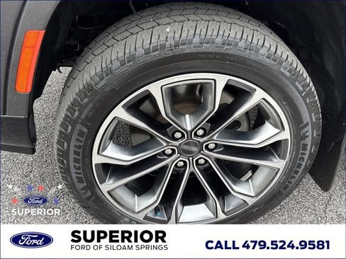 Used 2022 Jeep Grand Wagoneer Series III AWD/4WD image 15