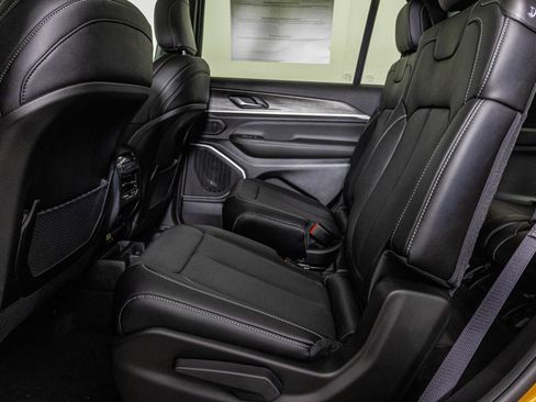 New 2026 Jeep Grand Cherokee L Limited AWD/4WD image 39