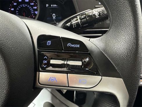 Certified 2023 Hyundai Elantra SE w/ Cargo Package image 8