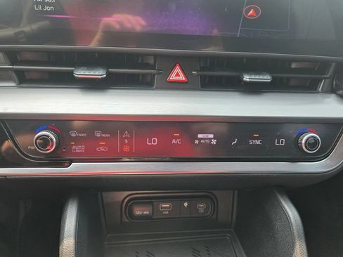 Used 2023 Kia Sportage EX FWD image 22